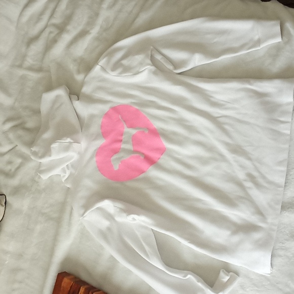 Pink Victoria Secret sweater - Picture 6 of 17